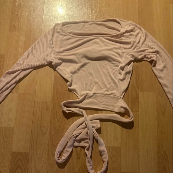 ALO Yoga barre wrap top light pink - Picture 2 of 3